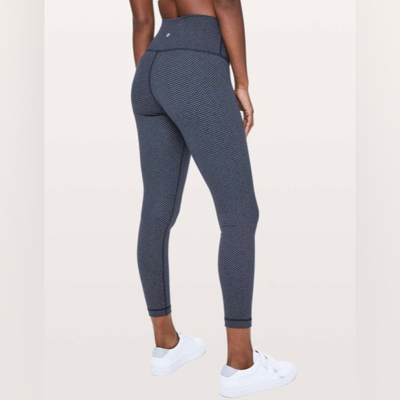 SOLD>>Lululemon Wunder Under HR 25"
Pacific Pointe Jacquard True Navy Onyx Blue - Picture 1 of 10